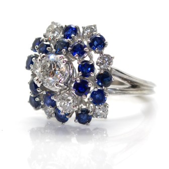 Antique jewelry - Flower Diamond and Sapphire Ring 