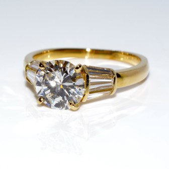 Engagement rings - Solitaire Diamond Ring