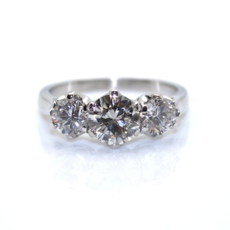 Recent jewelry - Diamond Trilogy Ring 1,74ct total 