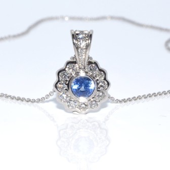 Antique jewelry - Daisy Sapphire and Diamond Pendant 
