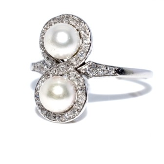 Engagement rings - Diamond and Pearl Toi et Moi Ring