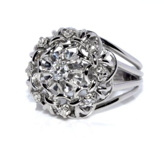 Engagement rings - Diamond Daisy Ring