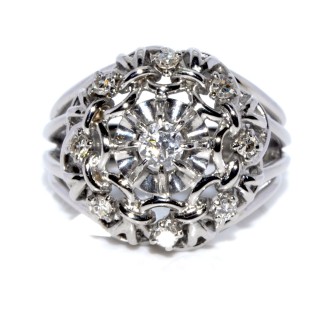 Engagement rings - Diamond Daisy Ring