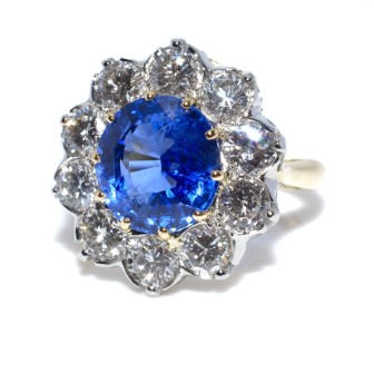 Jewelry creations - Diamond and Sapphire Pompadour Ring