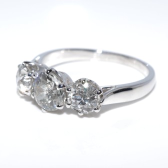 Engagement rings - Diamond Trilogy Ring