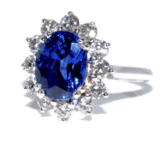 Engagement rings - Sapphire and Diamond Daisy Ring 