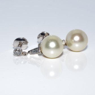 Recent jewelry - Diamond and Pearl Earrings