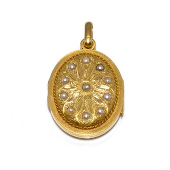 Antique jewelry - Antique Locket Picture Pendant 