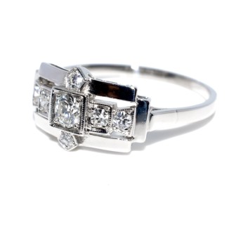 Antique jewelry - Art Deco Diamond Ring