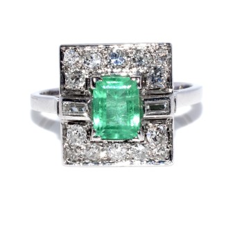 Antique jewelry - Art Deco Emerald and Diamond Ring 