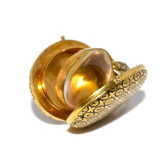 Antique jewelry - Antique Gold Frame Pendant 