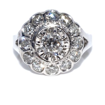 Antique jewelry - Diamond Vintage Cluster Ring