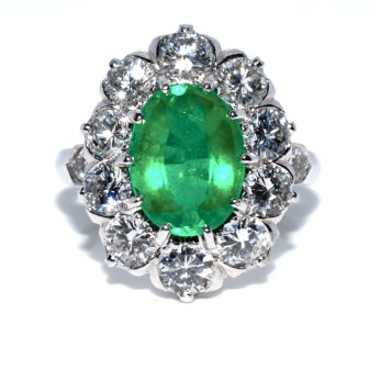 Engagement rings - Emerald Pompadour Ring