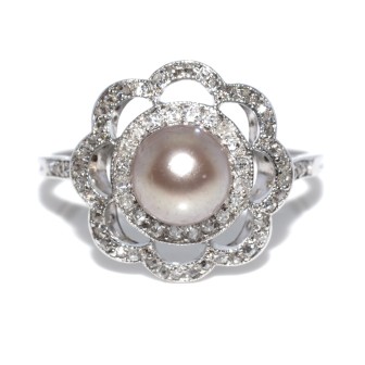 Antique jewelry - Flower Diamond and Natural Pearl Ring