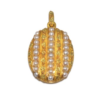 Antique jewelry - Antique Locket Picture Pendant 