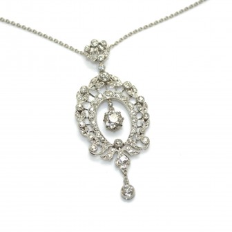 Necklaces  & Pendants